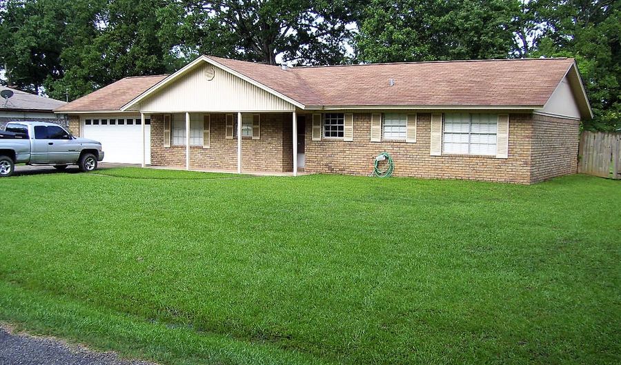 1521 NORTHWOOD St, Ashdown, AR 71822 - 2 Beds, 2 Bath