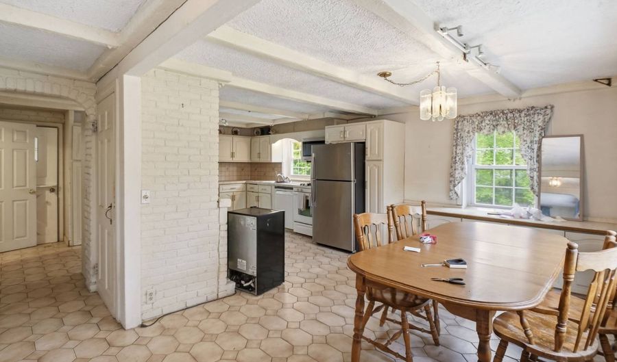 7 Page Rd, Bedford, MA 01730 - 5 Beds, 4 Bath
