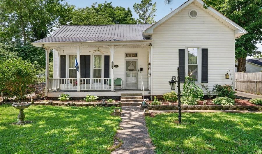 149 N Lincoln St, Auburn, KY 42206 - 3 Beds, 1 Bath