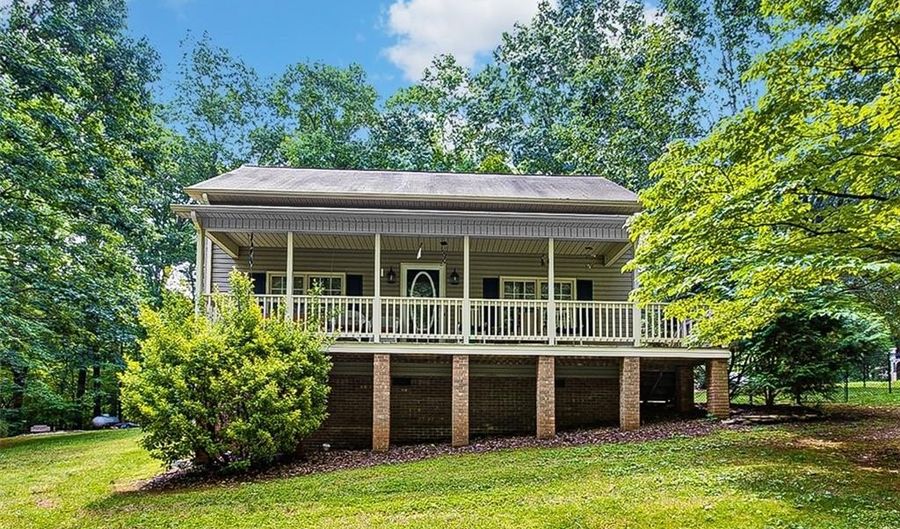 1525 Idlebrook Trl, Asheboro, NC 27205 - 3 Beds, 3 Bath