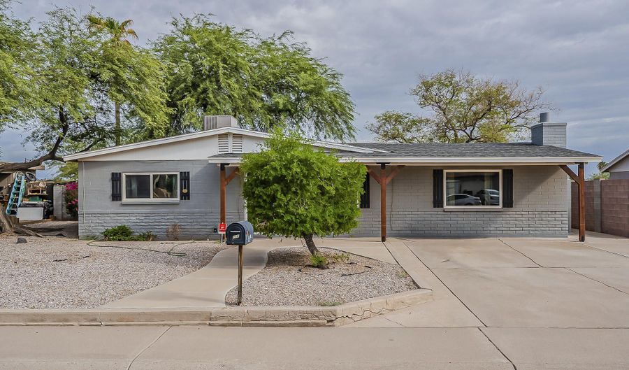 226 W Cholla St, Casa Grande, AZ 85122 - 2 Beds, 2 Bath