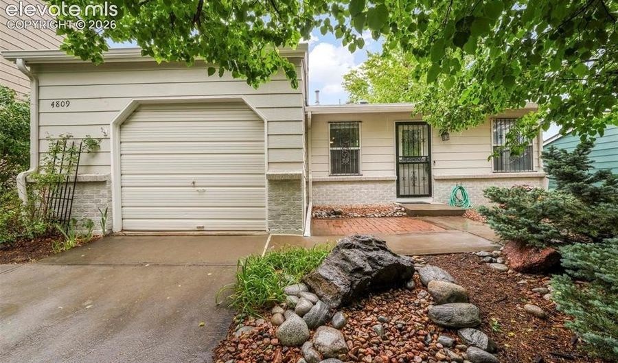 4809 S Quintero St, Aurora, CO 80015 - 3 Beds, 2 Bath