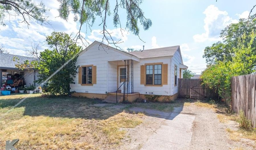 1710 Oak St, Abilene, TX 79602 - 2 Beds, 1 Bath
