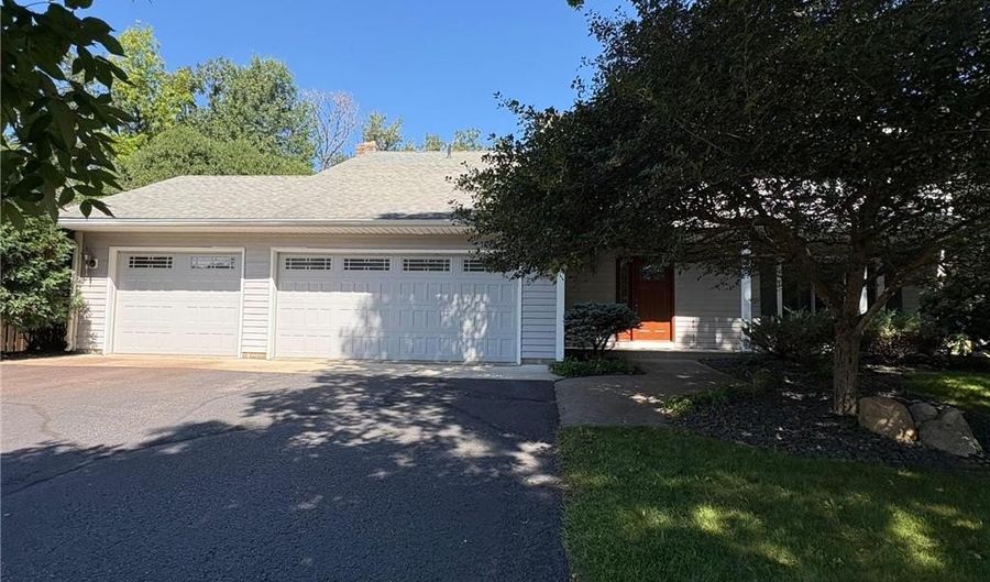 8335 135th St W, Apple Valley, MN 55124 - 4 Beds, 3 Bath