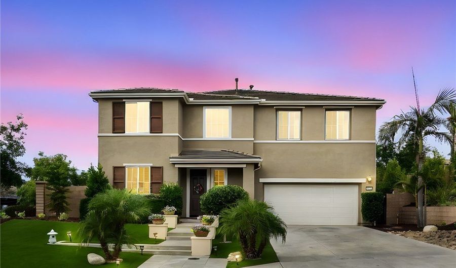 2031 Wagon Wheel Ct, Escondido, CA 92026 - 5 Beds, 4 Bath