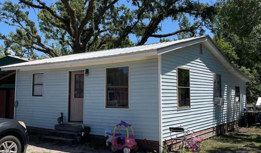 102 Pate St, Perry, FL 32347 - 2 Beds, 1 Bath