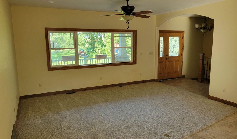 46975 309th St, Beresford, SD 57004 - 3 Beds, 2 Bath