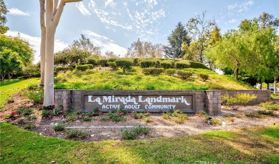 13602 La Jolla Cir 16-C, La Mirada, CA 90638 - 2 Beds, 2 Bath