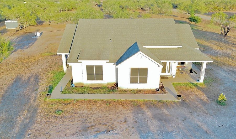 570 County Road 137, Alice, TX 78332 - 3 Beds, 2 Bath