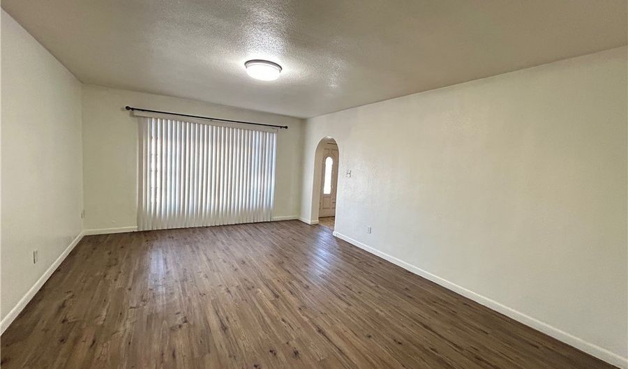 373 N Bruce St, Las Vegas, NV 89101 - 4 Beds, 2 Bath