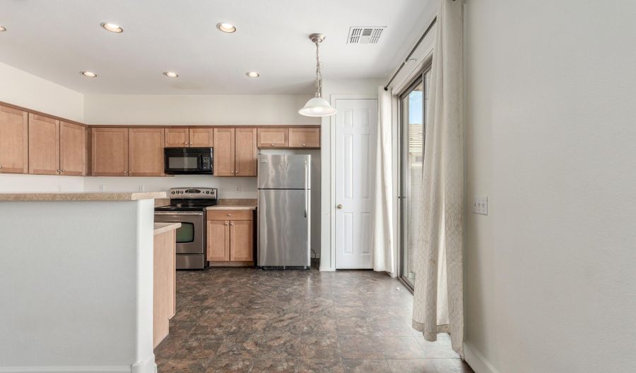 25792 W BURGESS Ln, Buckeye, AZ 85326 - 4 Beds, 3 Bath
