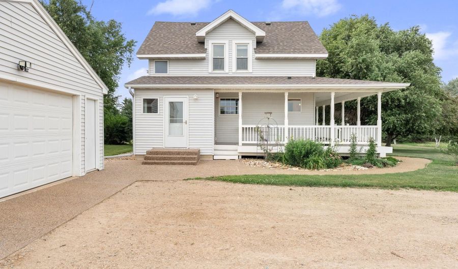 51413 150th St, Austin, MN 55912 - 4 Beds, 2 Bath