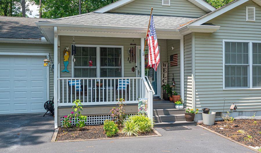 10 MAGNOLIA Pl, Berlin, MD 21811 - 3 Beds, 2 Bath