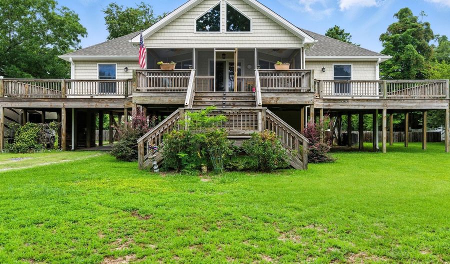 102 Lighthouse Vw, Aydlett, NC 27916 - 3 Beds, 2 Bath