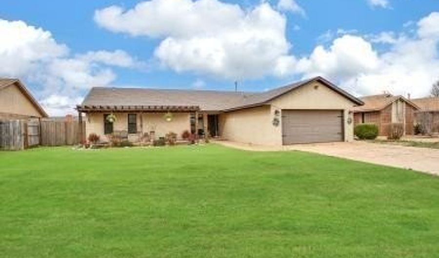 1601 Oxford Dr, Altus, OK 73521 - 4 Beds, 2 Bath