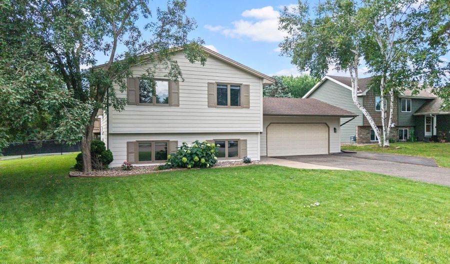 14366 Europa Ave, Apple Valley, MN 55124 - 4 Beds, 2 Bath