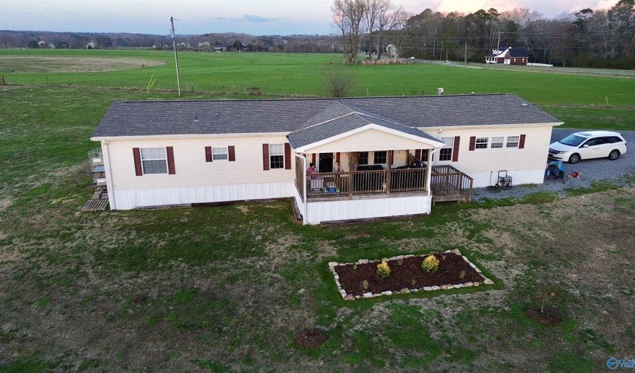 957 Blessing Rd, Albertville, AL 35951 - 4 Beds, 3 Bath