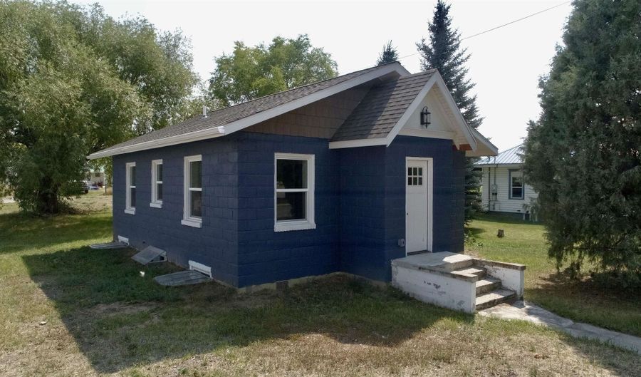 275 S Main St, Bancroft, ID 83217 - 5 Beds, 2 Bath