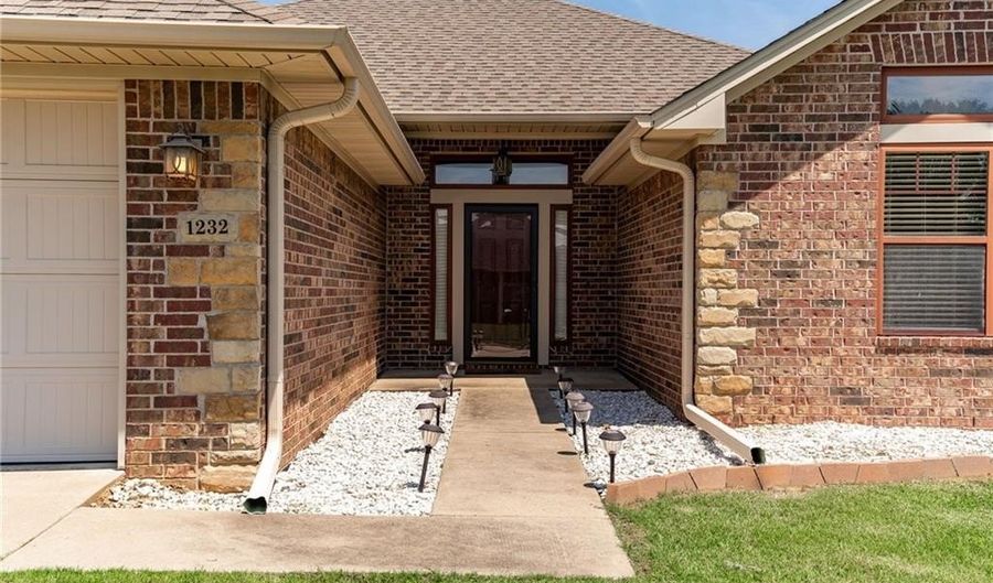 1232 Big Oak Dr, Alma, AR 72921 - 4 Beds, 2 Bath