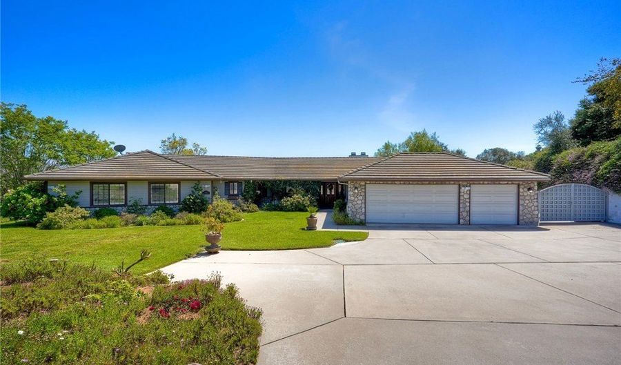 1923 Vista Del Norte, Fallbrook, CA 92028 - 3 Beds, 2 Bath
