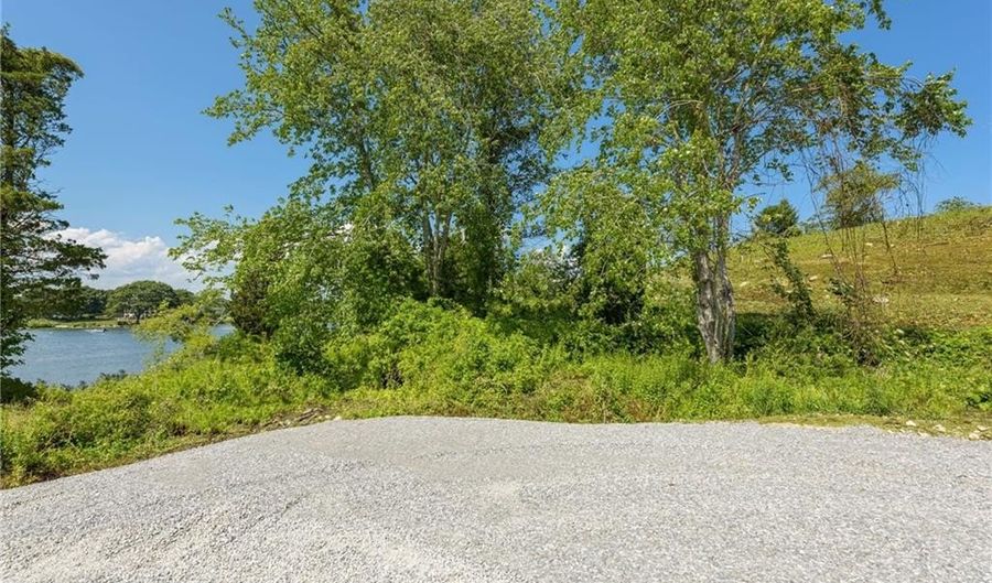 101 Kenyon Farm Rd, Narragansett, RI 02882 - 4 Beds, 3 Bath