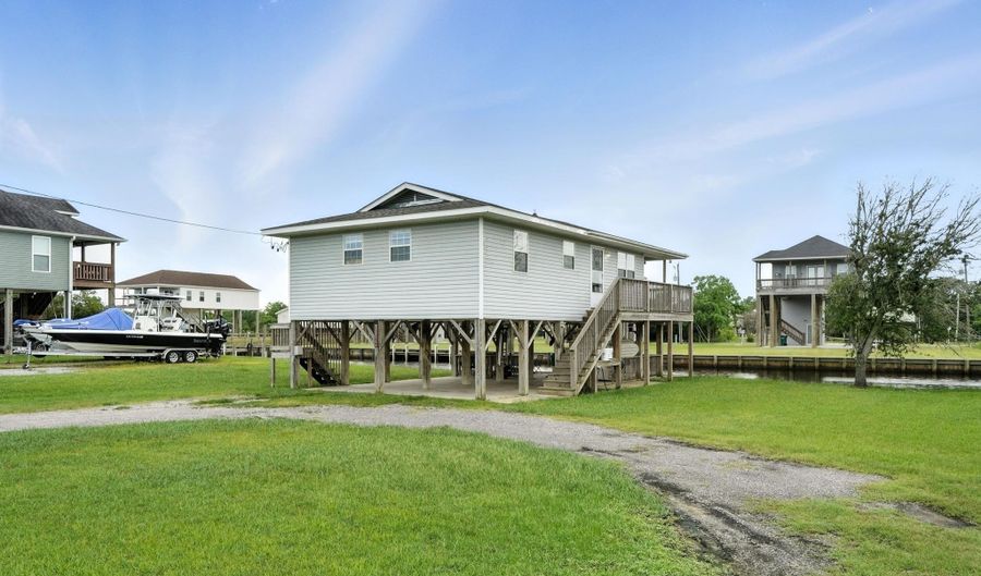 11155 New York St, Bay St. Louis, MS 39520 - 2 Beds, 2 Bath