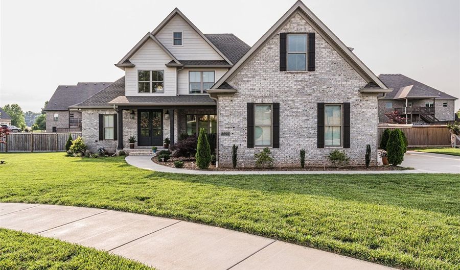 8692 Creekstone Ct, Alvaton, KY 42122 - 5 Beds, 3 Bath