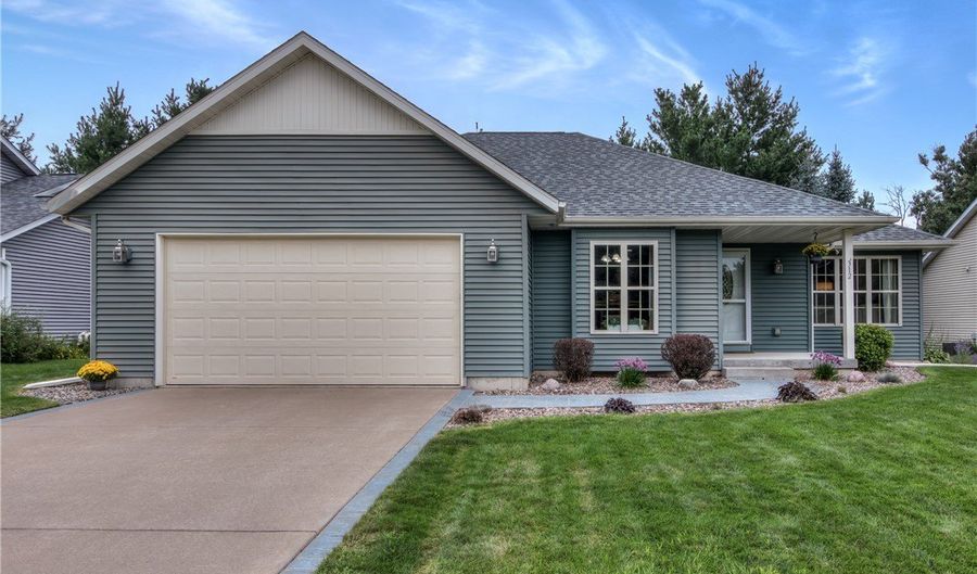 312 Brookshire Ct, Altoona, WI 54720 - 4 Beds, 3 Bath
