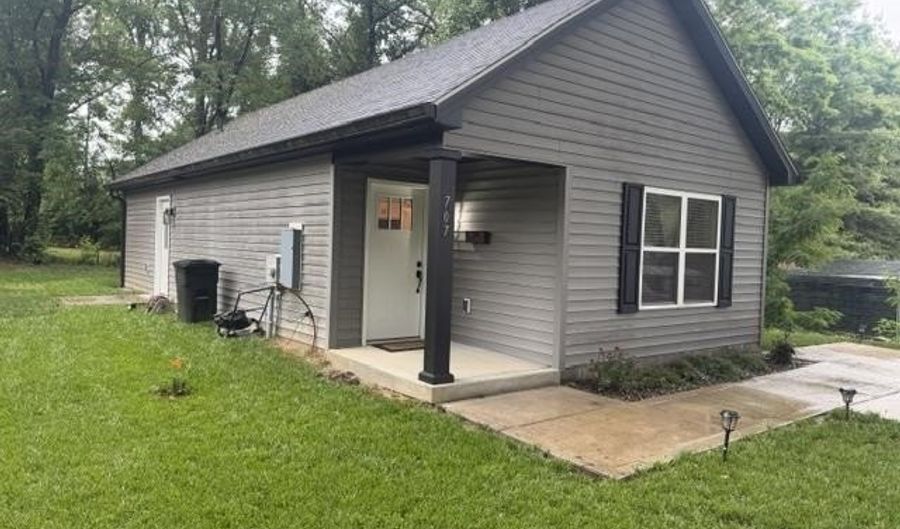 707 Edelen Ave, Bardstown, KY 40004 - 2 Beds, 2 Bath