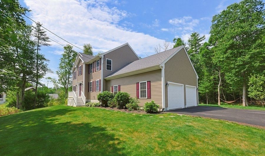 5 County St, Berkley, MA 02779 - 4 Beds, 3 Bath