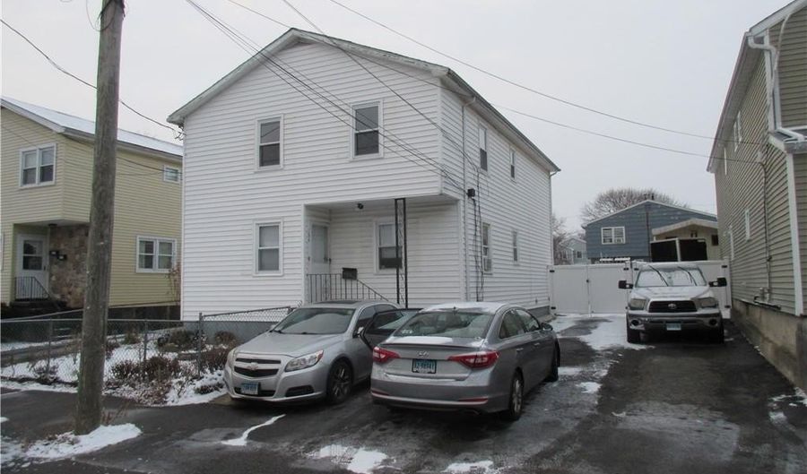 164 Cleveland Ave 2nd, Bridgeport, CT 06606 - 3 Beds, 1 Bath