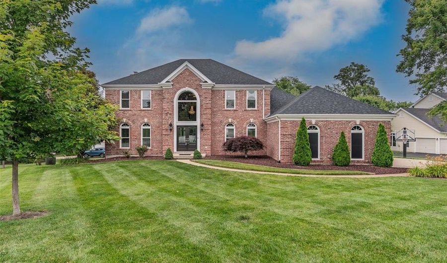 1101 Courtwood Cir, Ballwin, MO 63011 - 4 Beds, 4 Bath