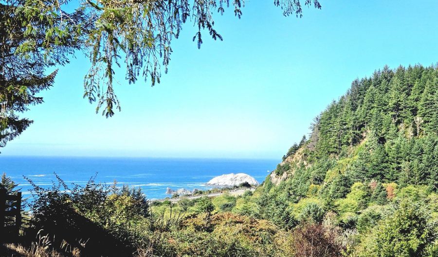 96465 COVERDELL Rd 8, Brookings, OR 97415 - 3 Beds, 2 Bath