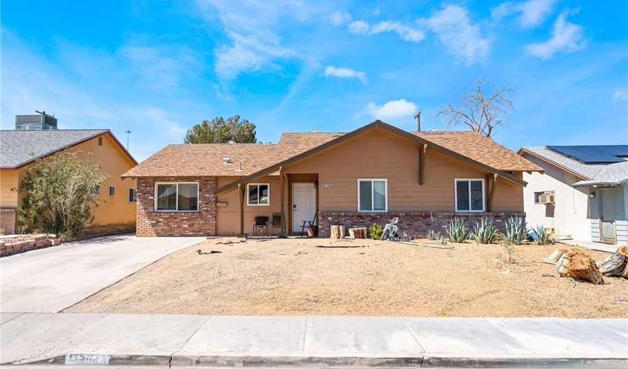 5104 Churchill Ave, Las Vegas, NV 89107 - 4 Beds, 2 Bath