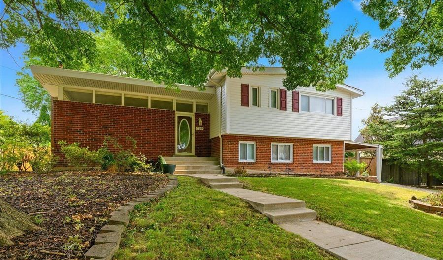 709 N PRYOR St, Alexandria, VA 22304 - 3 Beds, 3 Bath