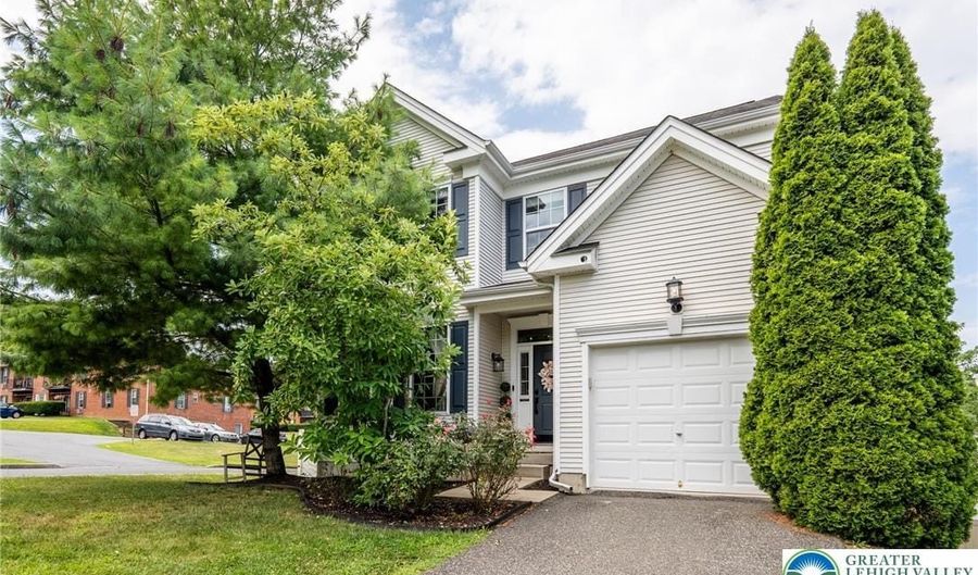 2426 S Wood St, Allentown, PA 18103 - 3 Beds, 3 Bath