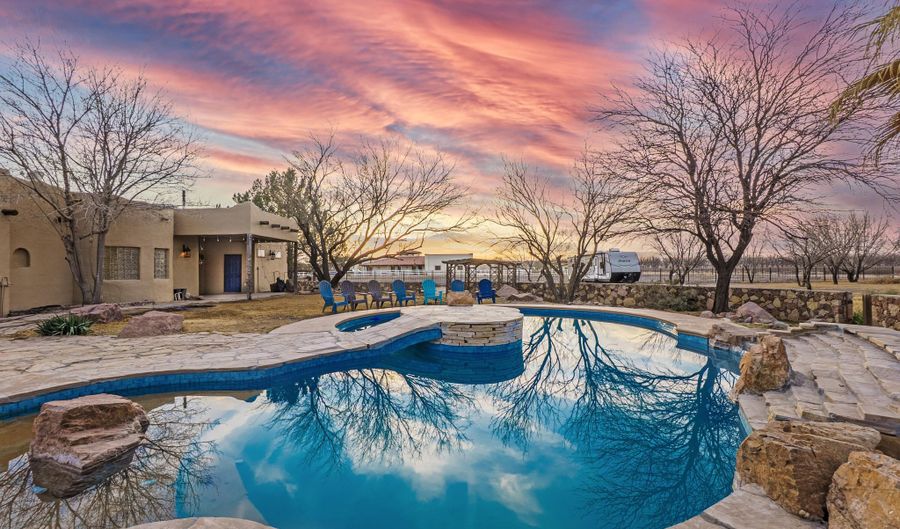 32 CIELO DORADO Dr, Anthony, NM 88021 - 4 Beds, 5 Bath