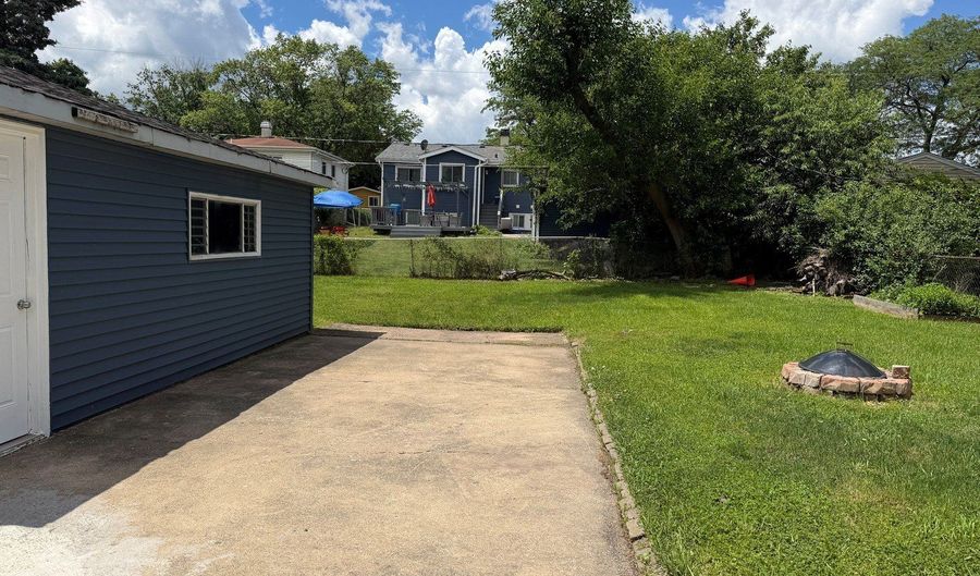 934 S Harvard Ave, Addison, IL 60101 - 3 Beds, 2 Bath