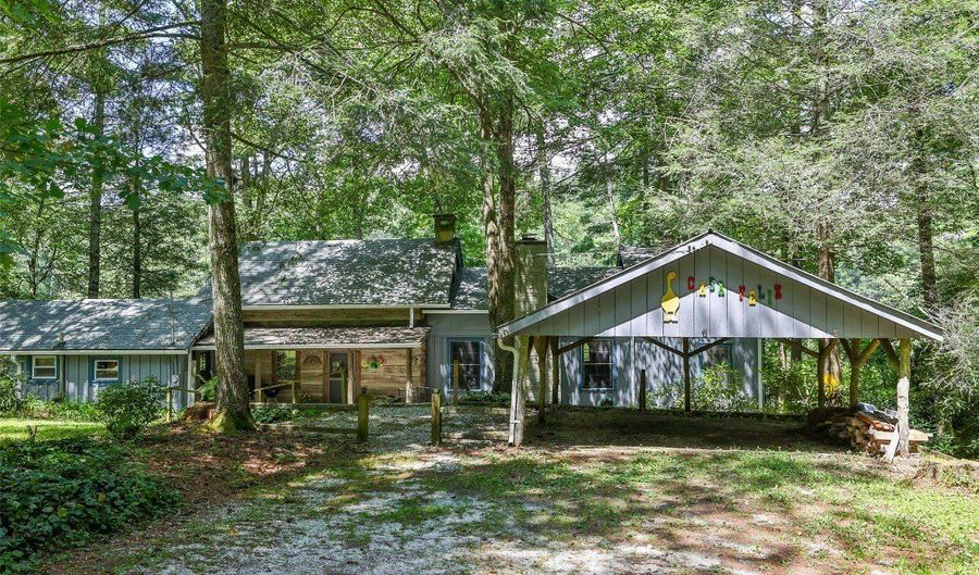 60 Cullasaja Dr, Highlands, NC 28741 - 4 Beds, 5 Bath