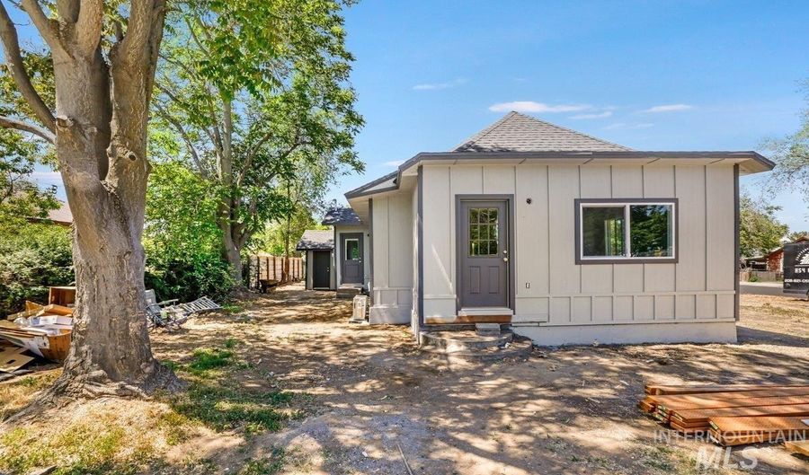 700 Poplar Ave, Buhl, ID 83316 - 2 Beds, 2 Bath