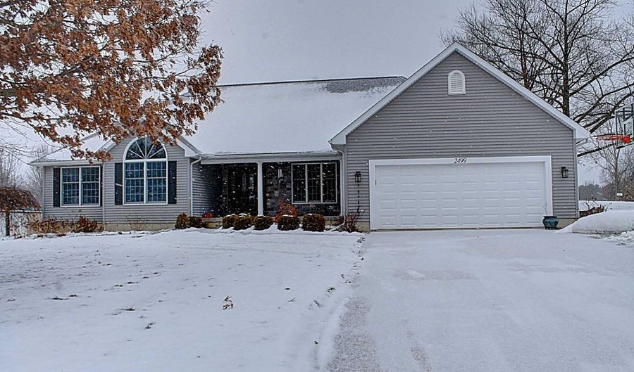 2499 Crestwood Dr, Adrian, MI 49221 - 3 Beds, 2 Bath