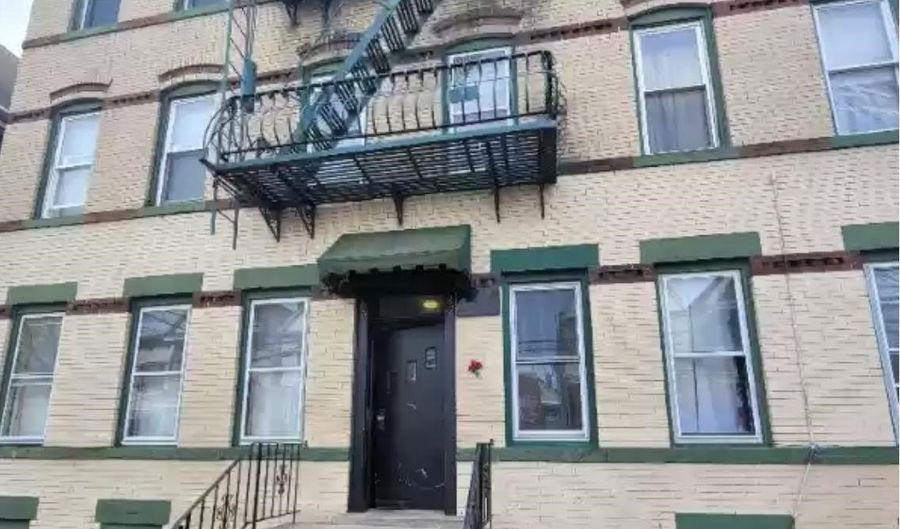 80 W 18TH St 9, Bayonne, NJ 07002 - 2 Beds, 1 Bath