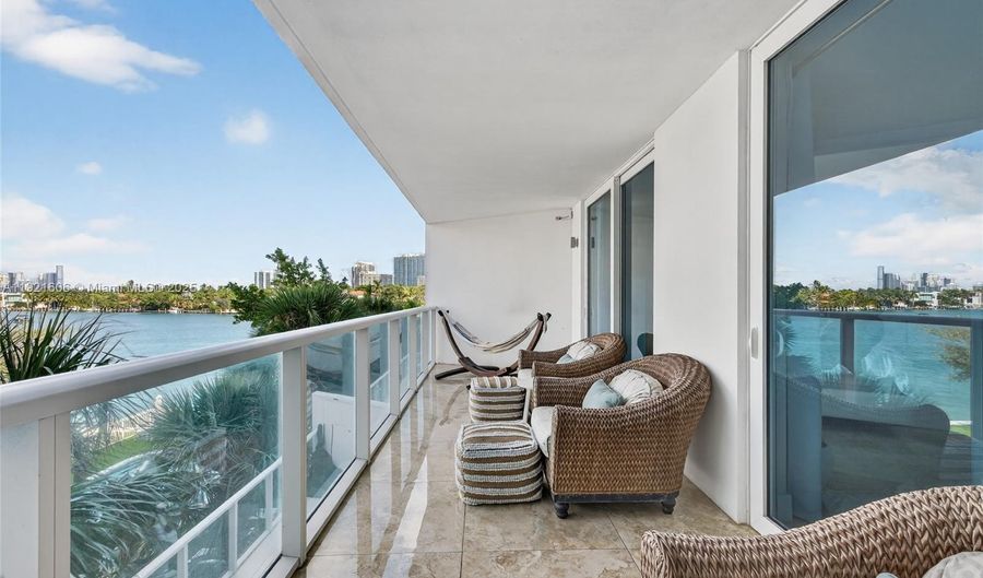 9821 E Bay Harbor Dr 402, Bay Harbor Islands, FL 33154 - 2 Beds, 2 Bath