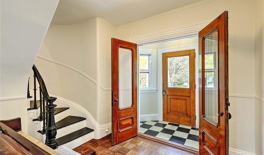53 Jennys Ln, Barrington, RI 02806 - 7 Beds, 6 Bath