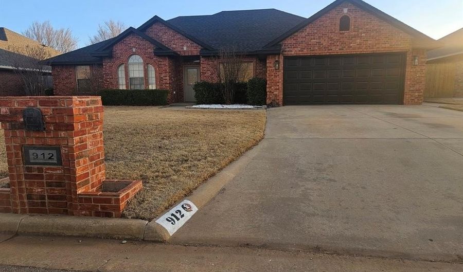912 Sheryl Ln, Altus, OK 73521 - 4 Beds, 3 Bath