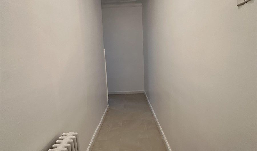 79 W 52ND St 2, Bayonne, NJ 07002 - 5 Beds, 2 Bath