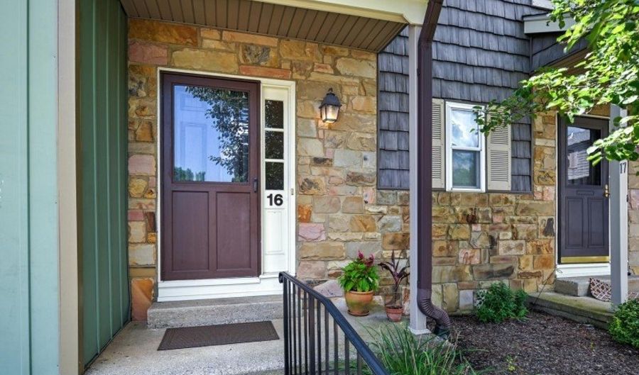 16 Great Horned Owl Ct, Allamuchy Twp., NJ 07840 - 2 Beds, 2 Bath