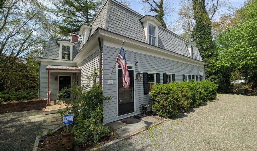 47 Hollow Tree Ridge Rd, Darien, CT 06820 - 7 Beds, 5 Bath