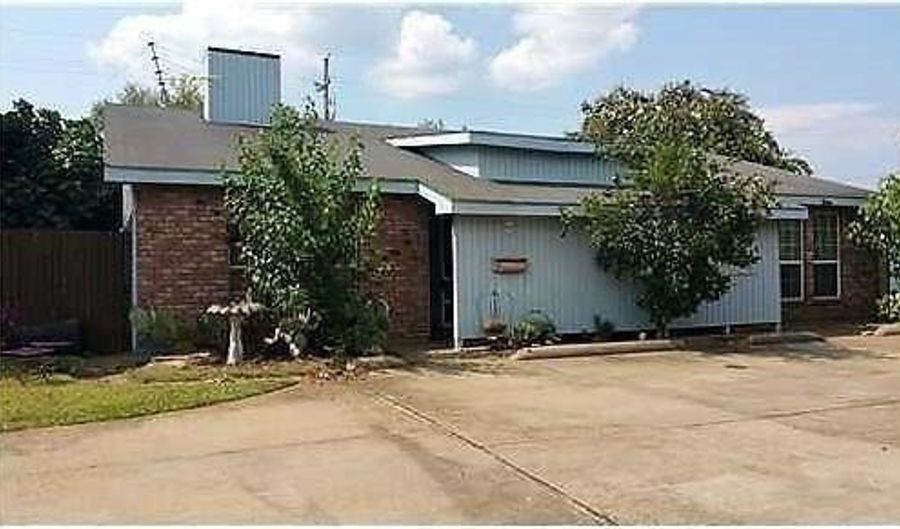 2719 BAYOU VIEW St, Alexandria, LA 71301 - 2 Beds, 2 Bath