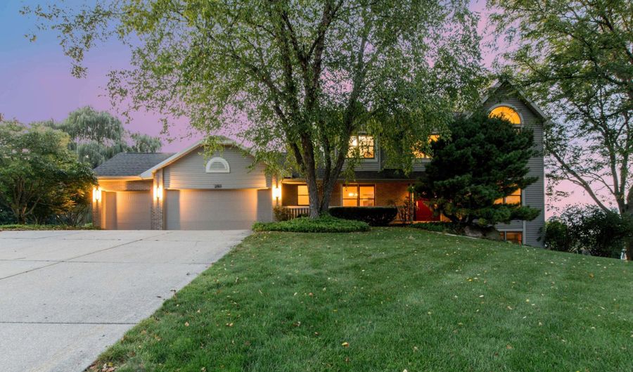 2197 Knollpoint Dr NE, Ada, MI 49301 - 5 Beds, 4 Bath
